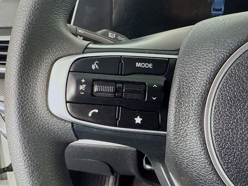 Used 2025 Kia Sportage LX FWD image 14