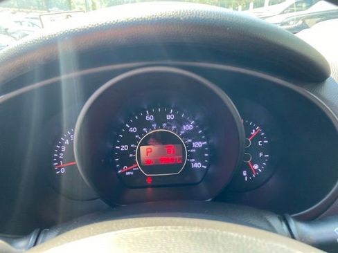 Used 2017 Kia Soul FWD image 12