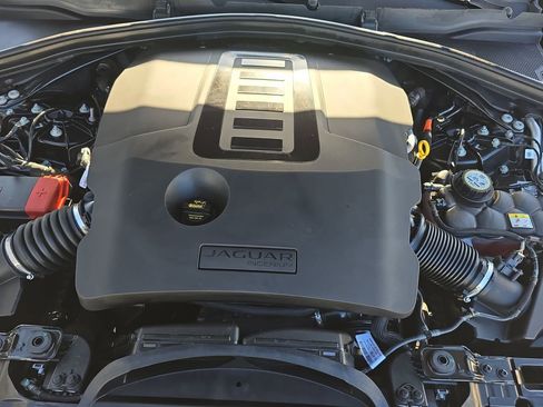 Certified 2025 Jaguar F-PACE R-Dynamic S image 31