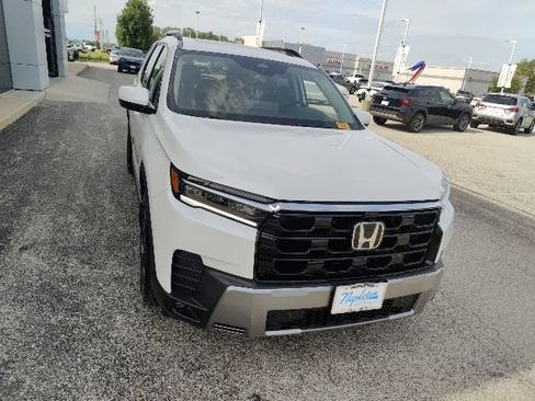 Used 2026 Honda Pilot Elite image 16