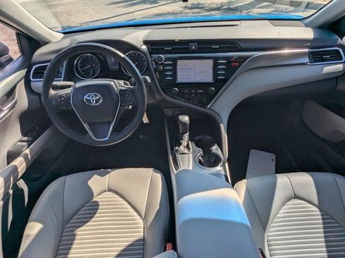 Used 2018 Toyota Camry SE w/ Moonroof Package image 15