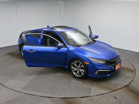 Used 2019 Honda Civic Touring image 40