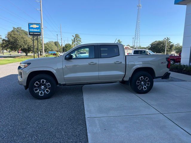 Used 2024 Chevrolet Colorado Z71 w/ Z71 Convenience Package 2 AWD/4WD image 8