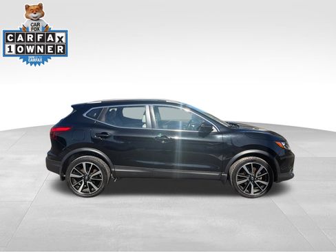 Used 2017 Nissan Rogue Sport SL w/ SL Premium Package image 4