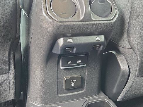 Used 2024 Jeep Wrangler Unlimited Rubicon AWD/4WD image 18