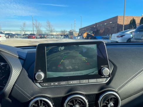 Used 2025 Nissan Sentra SV image 17