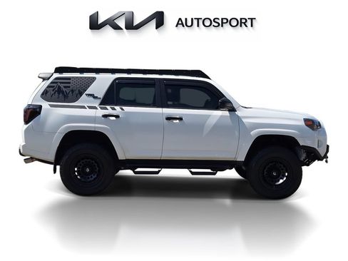 Used 2021 Toyota 4Runner TRD Off-Road Premium AWD/4WD image 7