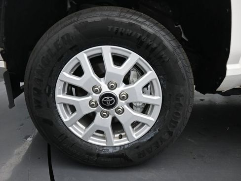 Used 2024 Toyota Tacoma SR AWD/4WD image 14