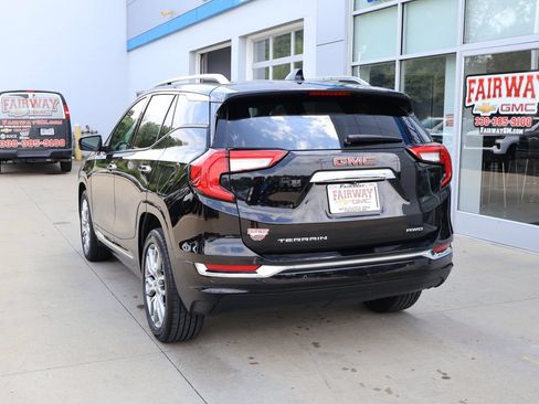 Used 2022 GMC Terrain Denali w/ LPO, Floor Liner Package AWD/4WD image 8