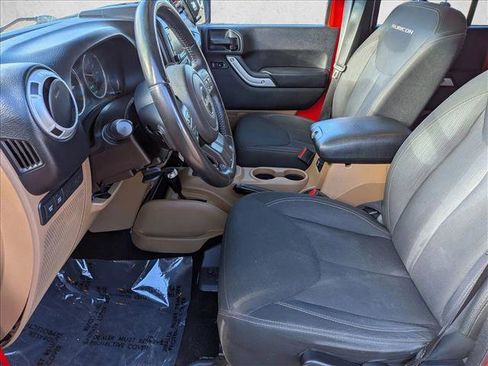 Used 2016 Jeep Wrangler Unlimited Rubicon w/ Connectivity Group image 10