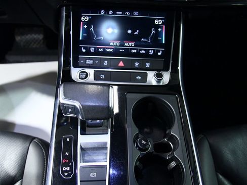 Used 2021 Audi Q8 Premium Plus w/ Premium Plus Package image 21