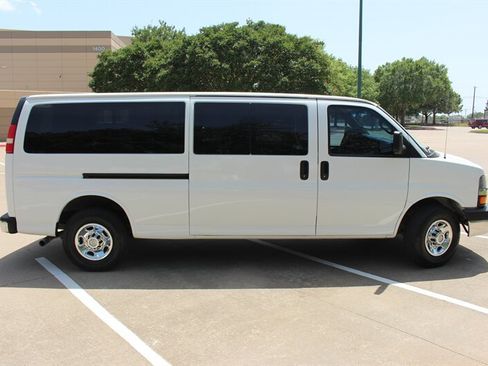 Used 2016 Chevrolet Express 3500 LT w/ LT Preferred Equipment Group RWD image 6