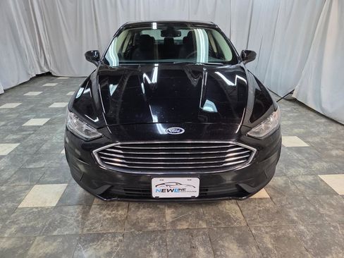 Used 2020 Ford Fusion SE image 3