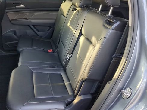 Used 2022 Volkswagen Atlas SE image 17