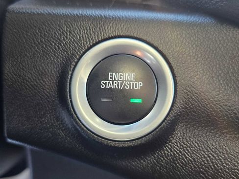 Used 2024 GMC Terrain SLE image 34