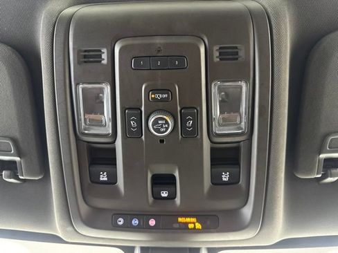 Used 2021 GMC Yukon XL SLT w/ SLT Luxury Plus Package AWD/4WD image 15