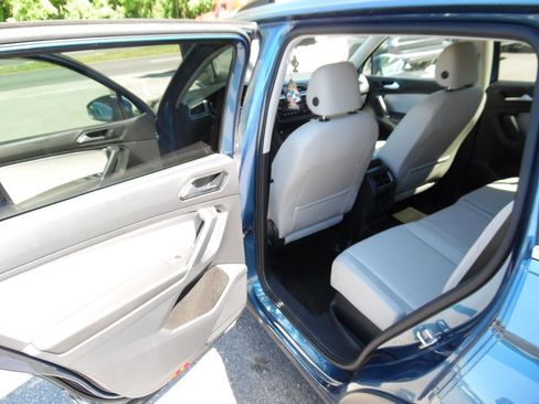 Used 2018 Volkswagen Tiguan SE AWD/4WD image 17