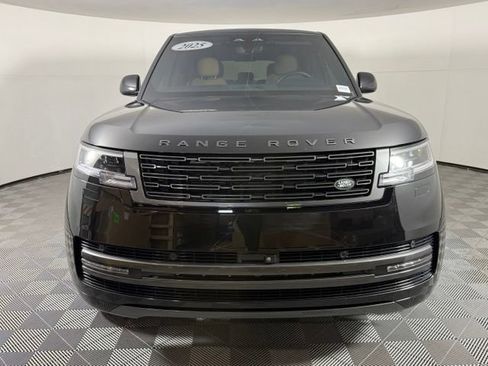 Used 2025 Land Rover Range Rover SE AWD/4WD image 10