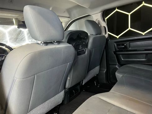 Used 2018 RAM 3500 Tradesman w/ Chrome Appearance Group image 16