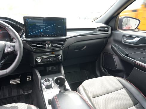 Used 2024 Ford Escape ST-Line w/ Tech Pack #1 AWD/4WD image 24