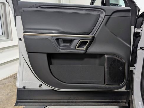 Used 2024 Rivian R1S Adventure AWD/4WD image 15