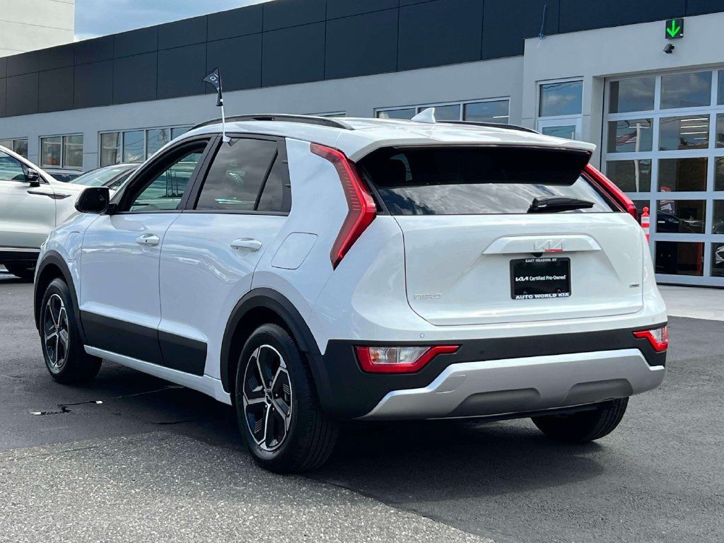 Used 2025 Kia Niro EX w/ EX Cold Weather Package FWD image 7