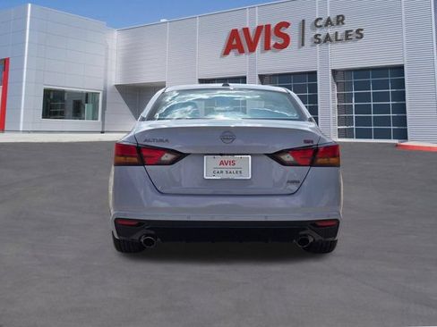 Used 2025 Nissan Altima 2.5 SR w/ SR Premium Package AWD/4WD image 9