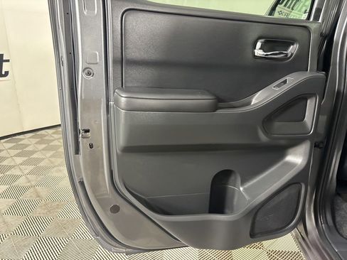 Used 2025 Nissan Frontier SV w/ SV Convenience Package RWD image 19