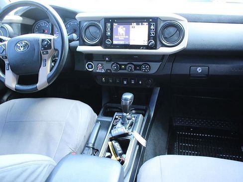 Used 2019 Toyota Tacoma TRD Off-Road w/ Technology Package RWD image 15