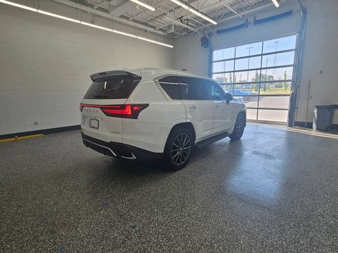 Used 2025 Lexus LX 600 F Sport w/ Accessory Package (2T) AWD/4WD image 5