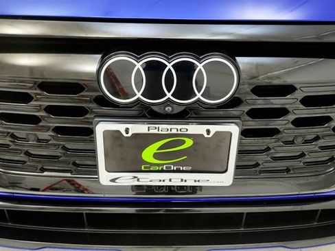 Used 2024 Audi Q8 e-tron Premium Plus AWD/4WD image 23