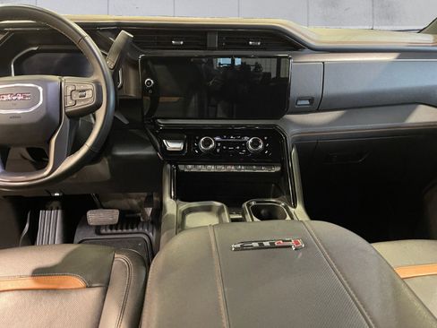 Used 2024 GMC Sierra 3500 AT4 w/ Technology Package AWD/4WD image 11