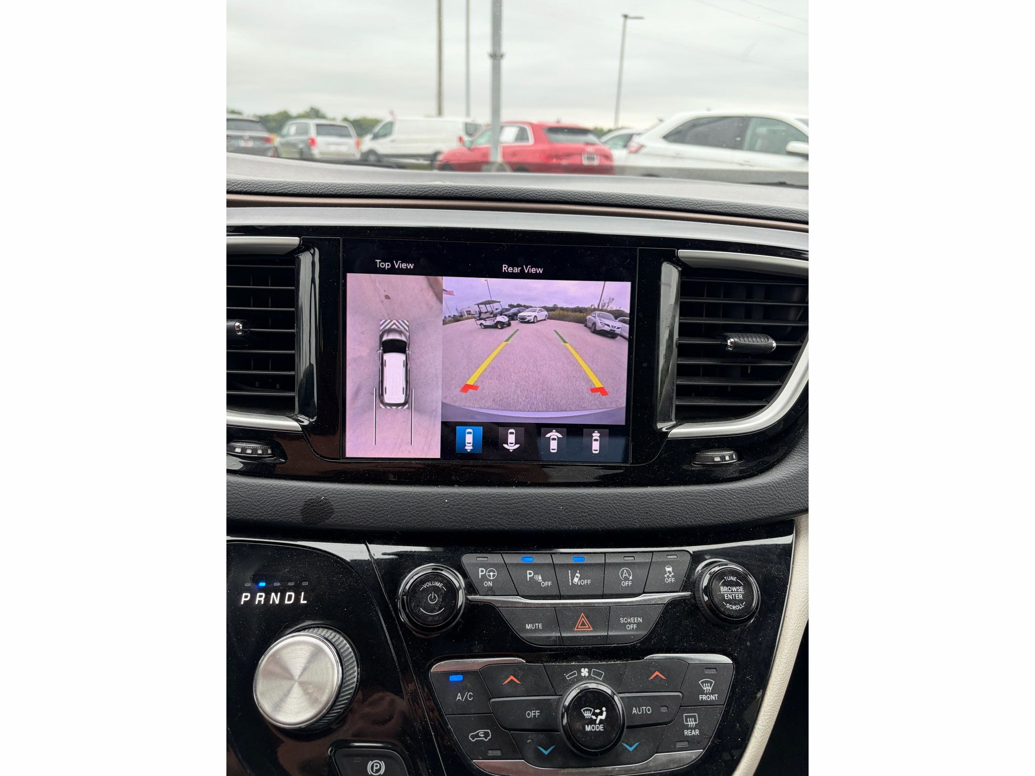 Used 2019 Chrysler Pacifica Touring Plus w/ Advanced Safetytec Group FWD image 10