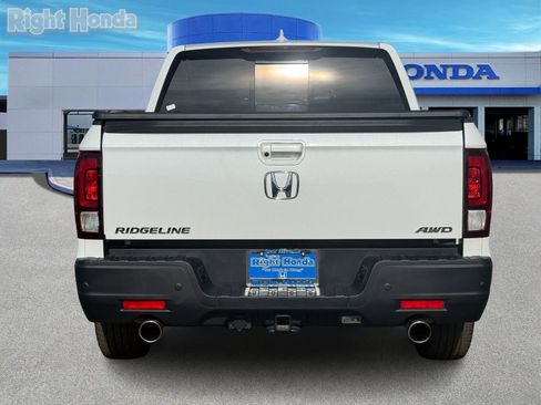 Used 2023 Honda Ridgeline RTL-E image 6