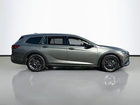 Used 2019 Buick Regal Essence w/ Driver Confidence Package I image 5