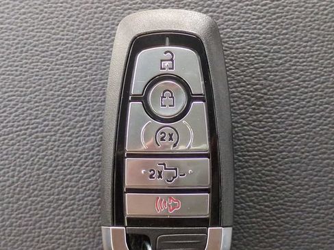 New 2026 Ford F250 Lariat w/ Black Appearance Package AWD/4WD image 37