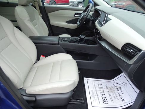 Used 2021 Nissan Rogue AWD SV w/ SV Premium Package image 46