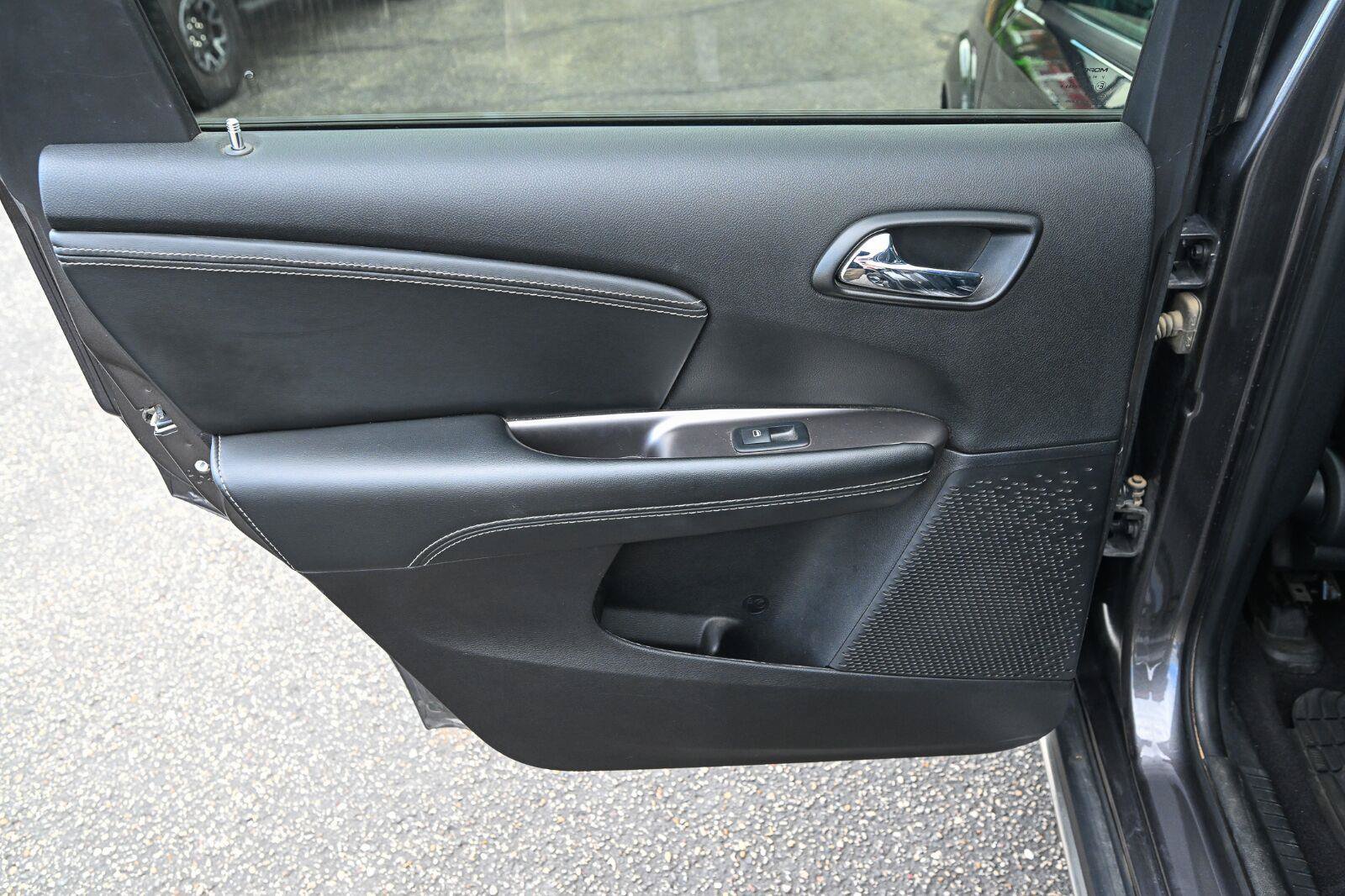Used 2018 Dodge Journey Crossroad FWD image 24