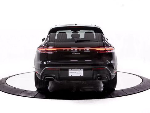 Certified 2026 Porsche Macan AWD/4WD image 6