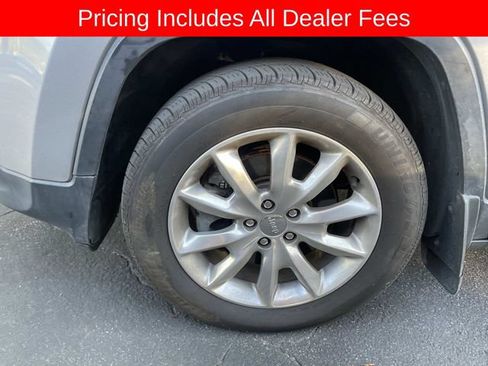 Used 2014 Jeep Cherokee Limited w/ Trailer Tow Group AWD/4WD image 2