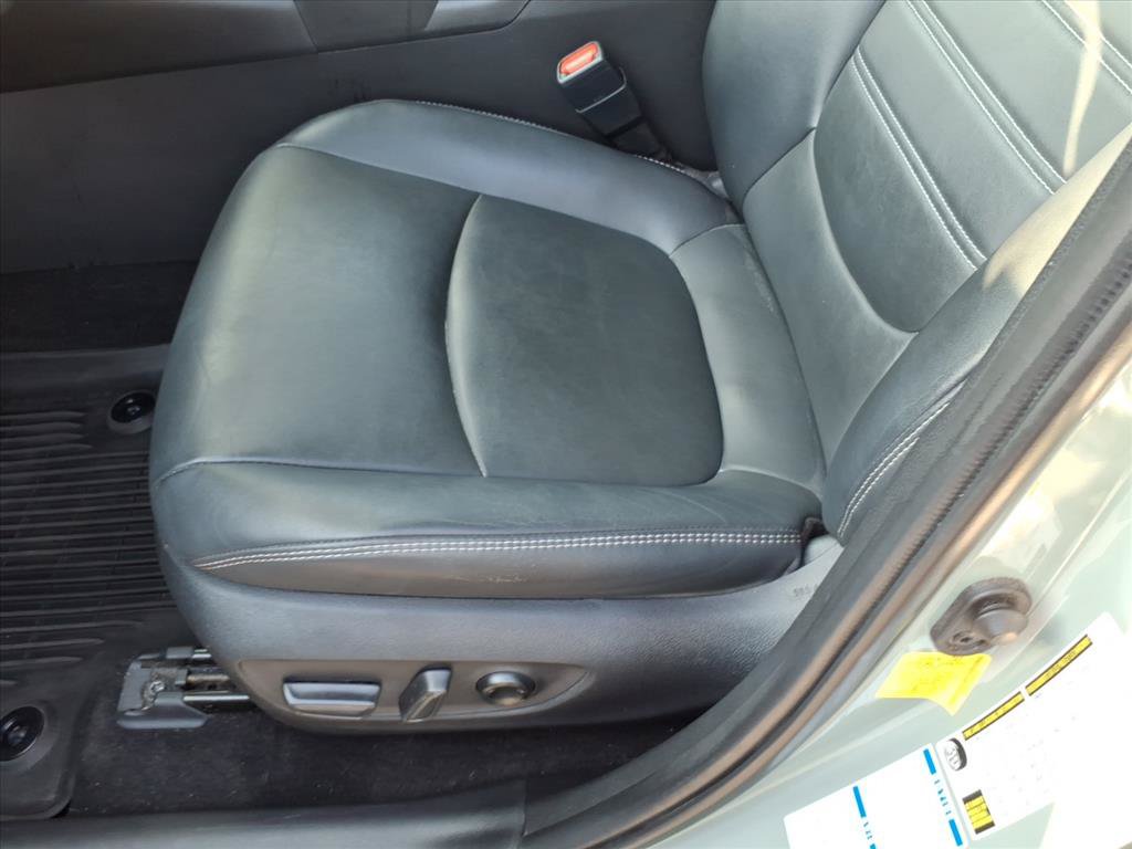 Used 2022 Toyota RAV4 XLE Premium AWD/4WD image 24