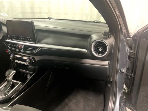 Used 2023 Kia Forte GT-Line w/ GT-Line Technology Package image 13