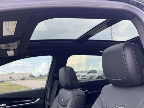 Used 2024 Cadillac XT5 Premium Luxury image 32