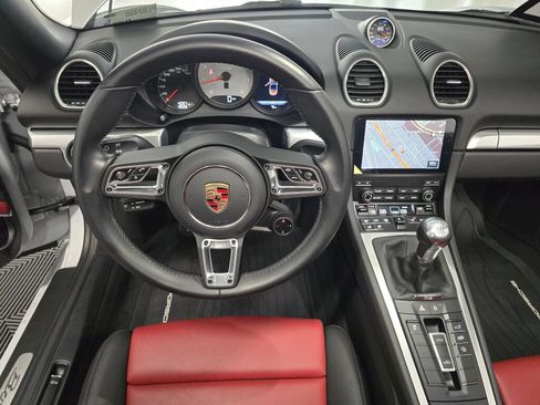 Certified 2025 Porsche 718 Boxster S RWD image 19