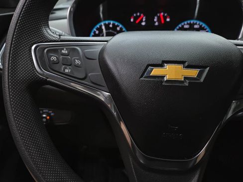 Used 2019 Chevrolet Equinox LS w/ LS Convenience Package AWD/4WD image 19