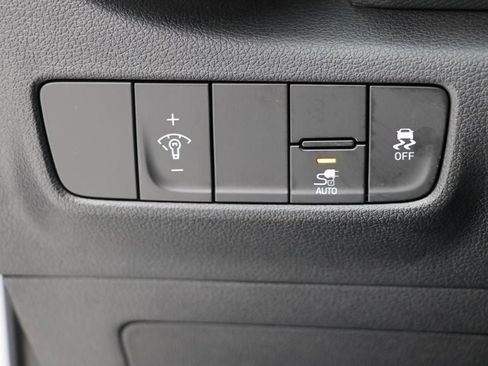 Used 2023 Hyundai Kona SE w/ Cargo Package image 27