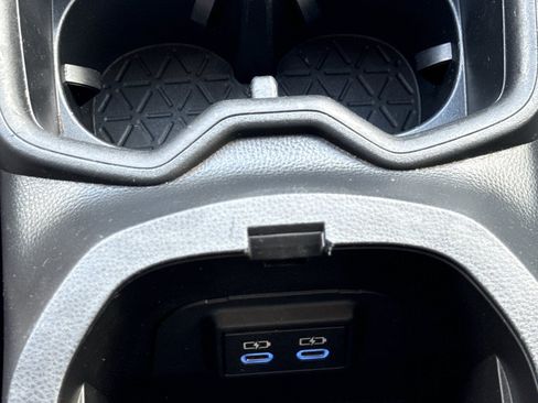 Used 2022 Toyota RAV4 XLE FWD image 27