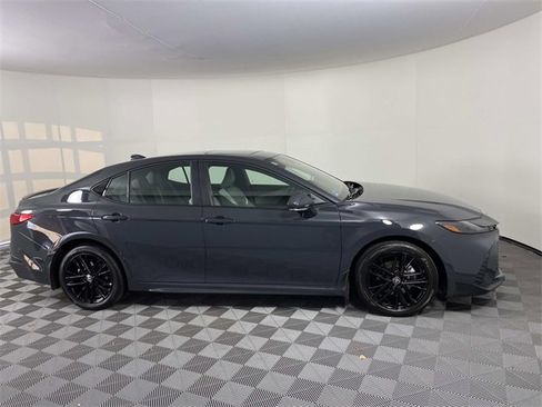 Used 2026 Toyota Camry SE image 10