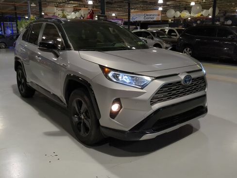 Used 2020 Toyota RAV4 XSE AWD/4WD image 5
