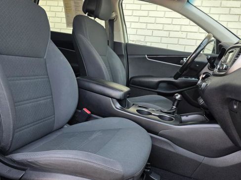 Used 2016 Kia Sorento AWD w/ LX Convenience Package image 13